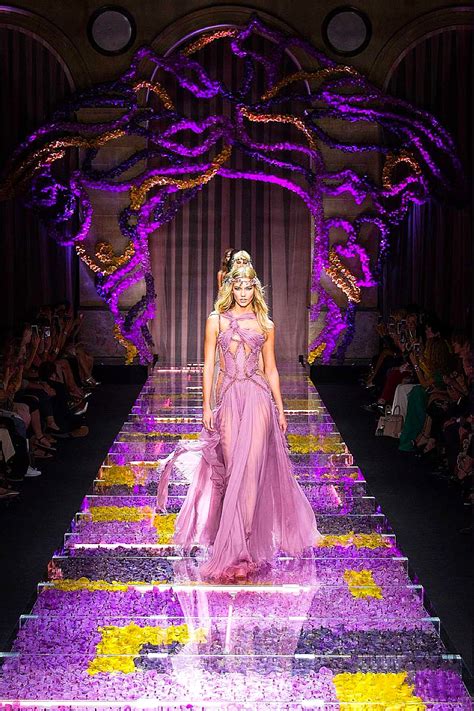 versace fall winter 2015 haute couture|atelier Versace fall 2015 review.